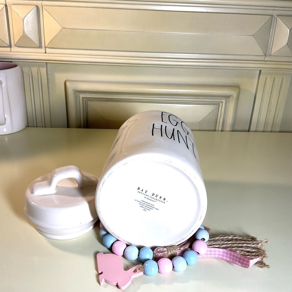 Rae Dunn EGG HUNT Easter canister with sealed lid - Picture 5 of 6